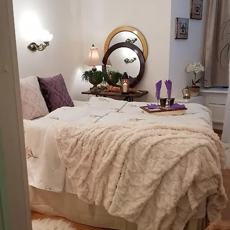 Dream Stay - Historic One-Bedroom Apartment شقة