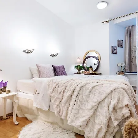 Dream Stay - Historic One-Bedroom Apartment Lejlighed *